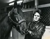 Stig-Arne Andersson, travtränare hos Stall Geson stationerade på Åby.

Blandade bilder inslamlade i samband med dokumentation av Åby Stallbacke och Stallgårdarna 2015.