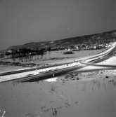 Vy över Huskvarna med nya bron och omnejd den 20 februari 1970.