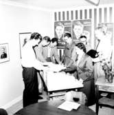 Medlemmar i Ramnegårdens valbyrå den 1 september 1956.