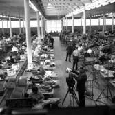 TV dokumenterar verksamheten på Junex Konfektion på Grännavägen i Huskvarna den 23 februari 1961.