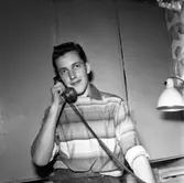 Glasmästare Ingvar Andersson från Huskvarna år 1956.