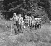 Scouter på strövtäg på 1950-talet.