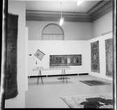 Utställning av orientaliska mattor på Vänersborgs museum.