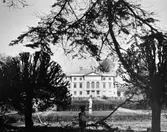 Gunnebo slott sett från södra parken.