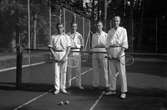 Tennisspelare från KFUM i Jönköpings stadspark. Allan Johansson, Knut Lindell, Gustav J Pettersson och Helmer Knutsson.