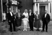 Liden 2 på Bymarken i Jönköping, 18 maj 1929. Bröllop mellan Vilgot Ljungberg och Göta Lindrot. Till höger brudgummens föräldrar Vilhelm och Elin Ljungberg. Till vänster brudens föräldrar Hulda och August Lindrot.