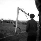 Fotbollsmatch på en fotbollsplan i Jönköping, och mååål!