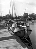 En holländsk skuta i Köpings hamn. Fotograf: E. Sörman Fotokopia finns.