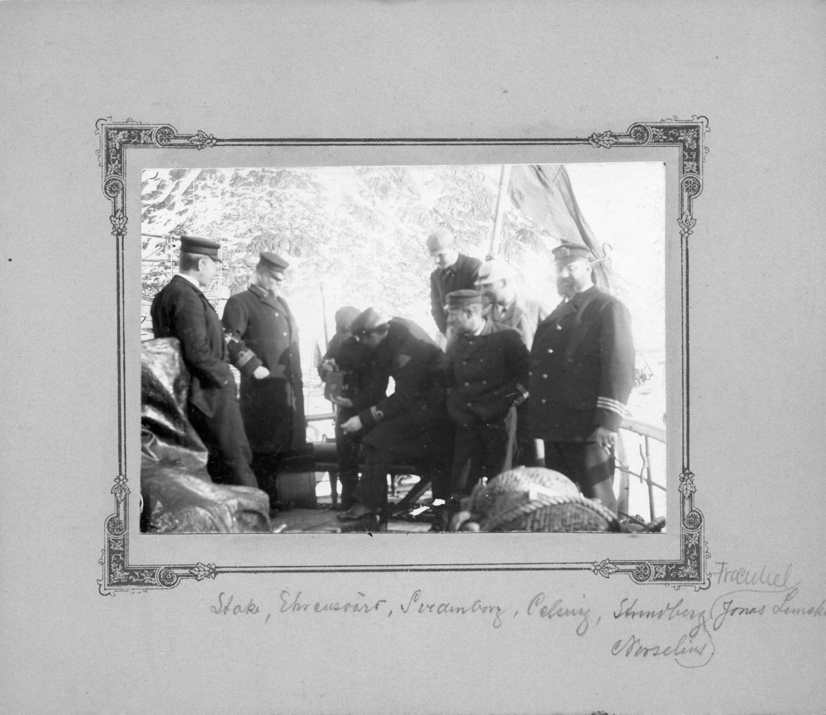 Gustaf Vilhelm Emanuel Swedenborg, Collection around camera on HMS Svenskound’s stern deck: Stake, Ehrenskring, Machuron, Celsing, Strindberg, Norselius and Lembke.