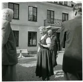 Vittinge sn, Heby kn, Skattmansö.
Greveparet Toll på Skattmansö herrgård, c:a 1950-56.