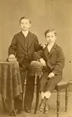 Porträtt av Carl Lindqvist och Herman Lindqvist. Söner till garverifabrikör Axel Lindqvist och Agnes Nyman.