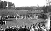 Gymnastikuppvisning på Vallby friluftsmuseum i Västerås.