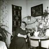 Selma Kristiansson (född 1895 i Grangärde, död 1968 i Uddevalla) firas då hon fyller 60 år i Stretereds personalbostad år 1955. Hennes man Hjalmar Kristiansson var ladugårdsskötare/vaktmästare vid Stretereds vårdhem.