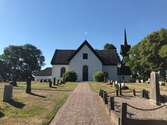 Barnarps kyrka och kyrkogård, vy från norr. Barnarps socken, Jönköpings kommun.