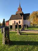 Hakarps kyrka och kyrkogård. Hakarps socken, Jönköpings kommun.