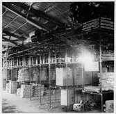 Vägstation B4, Knivsta. Interiör från förrådsskjul av plåt. Eventuellt från Vägverket, VV Centralförrådet.