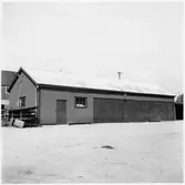 Vägstation B6a Roslags-Näsby. Förrådsbyggnad.