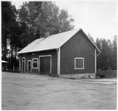 Vägstation C2, Bålsta. Förrådsbyggnad.