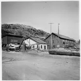 VFO, Färjevarvet, Fridhem. Varvets huvudbyggnad med kontor och förråd samt olika förrådsbyggnader.