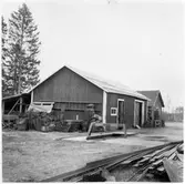 Vägstation Y5, Stavreviken. Förrådsbyggnader. Upplag av diverse material 