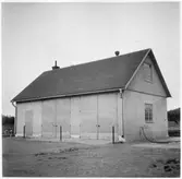 Vägstation Y15, Junsele. Garagebyggnad.