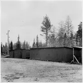 Vägstation BD11, Pajala. Förrådsbyggnader. Tre mindre byggnader, eventuellt manskapsbodar.