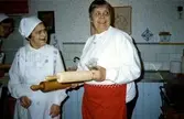 Brödbakning i Hembygdsgården Långåker 1:3, 1980-tal. Från vänster: Dagmar Svensson, Vommedal och Stina Johansson, Labacka.