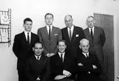 Stenmans verkstadsklubb tjugofem-årsjubileum 1939-1964 på Folkets Hus i Alingsås.

ASSA-Stenmans verkstadsklubbs styrelse.
Stående från vänster: okänd, Göran Holmberg, Lindström, Bengt Kinnlund.

Sittande från vänster: Rasmus Larsen, Herbert Pettersson, okänd