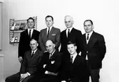 Stenmans verkstadsklubb tjugofem-årsjubileum 1939-1964 på Folkets Hus i Alingsås.

ASSA-Stenmans verkstadsklubbs styrelse.
Stående från vänster: Herbert Pettersson, Göran Holmberg, okänd, Rasmus Larsen

Sittande från vänster: Bengt Kinnlund, Lindström, okänd