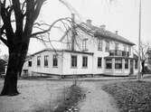 Varbergsvägen 18. Petersbergs gård år 1915.