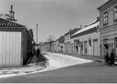 Hallbergsgatan norrut med kvarteret Guldfisken i fonden år 1927.