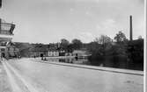 Södra Strandgatan med kvarteret Pyramus i mellanplan år 1924.