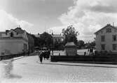 Västerbro mot väster med kvarteret Guldfisken t.h. år 1925.