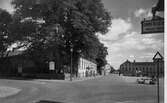 Södra Torget med kvarteret Romulus (Hemgården) t.v. år 1930.