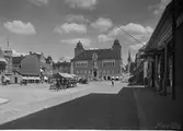 Stora Torget mot öster med knallar år 1925.
