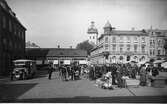 Stora Torget mot norr med torghandel och med kvarteret Mercurius t.v år 1929.