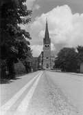 Stora Brogatan mot öster med Gutav Adolfskyrkan år 1925.