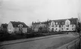 Fjärde Villagatan norrut med kvarteret Lärkan t.h. år 1928.