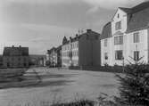 Övre Kvarngatan mot väster med kvarteret Lärkan t.h. år 1924.