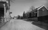 Södra Kyrkogatan vid Kungsgatan med kvarteret Mjölner t.v. år 1928.