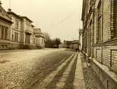 Fristadvägen med Borås-Övre-Station t.v. år 1916.