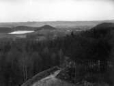 Utsikt mot Ramnasjön och Galgbacken från Wassbergs villa, Westerås.