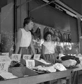 Adolfsons klädaffär. 
10 juli 1959.