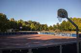 Basketplan vid Lindome näridrottsplats. Almåsgången 7 i Lindome centrum den 4 oktober 2016.