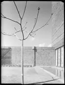 KYRKA I FARSTA
EXT. OCH INT.