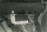 Flygfoto över Ryssby kyrka.