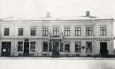 P.N. Perssons hus i hörnet Kungsgatan - Storgatan. cirka 1923