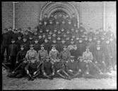 Grupp av poliser, möjligen militärer