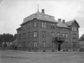 Grosshandlare Knut Conradssons hus Åsbogatan 30. Kv Tärnan.
Huset finns kvar, 2014, men är nu reverterat.