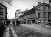 Linus Anderssons hus i korsningen Österlånggatan x Skolgatan. I bakgrunden Hotel du Nord.